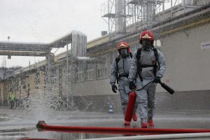 Disinfeksi SPBU oleh Dinas Damkar Pesisir Barat: Protokol Kesehatan yang Diterapkan