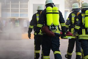 Dinas Damkar Pesisir Barat Berperan Aktif dalam Penyemprotan Disinfektan di SPBU